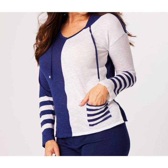 French Kyss - Long Sleeve SUNDAY Crew Top